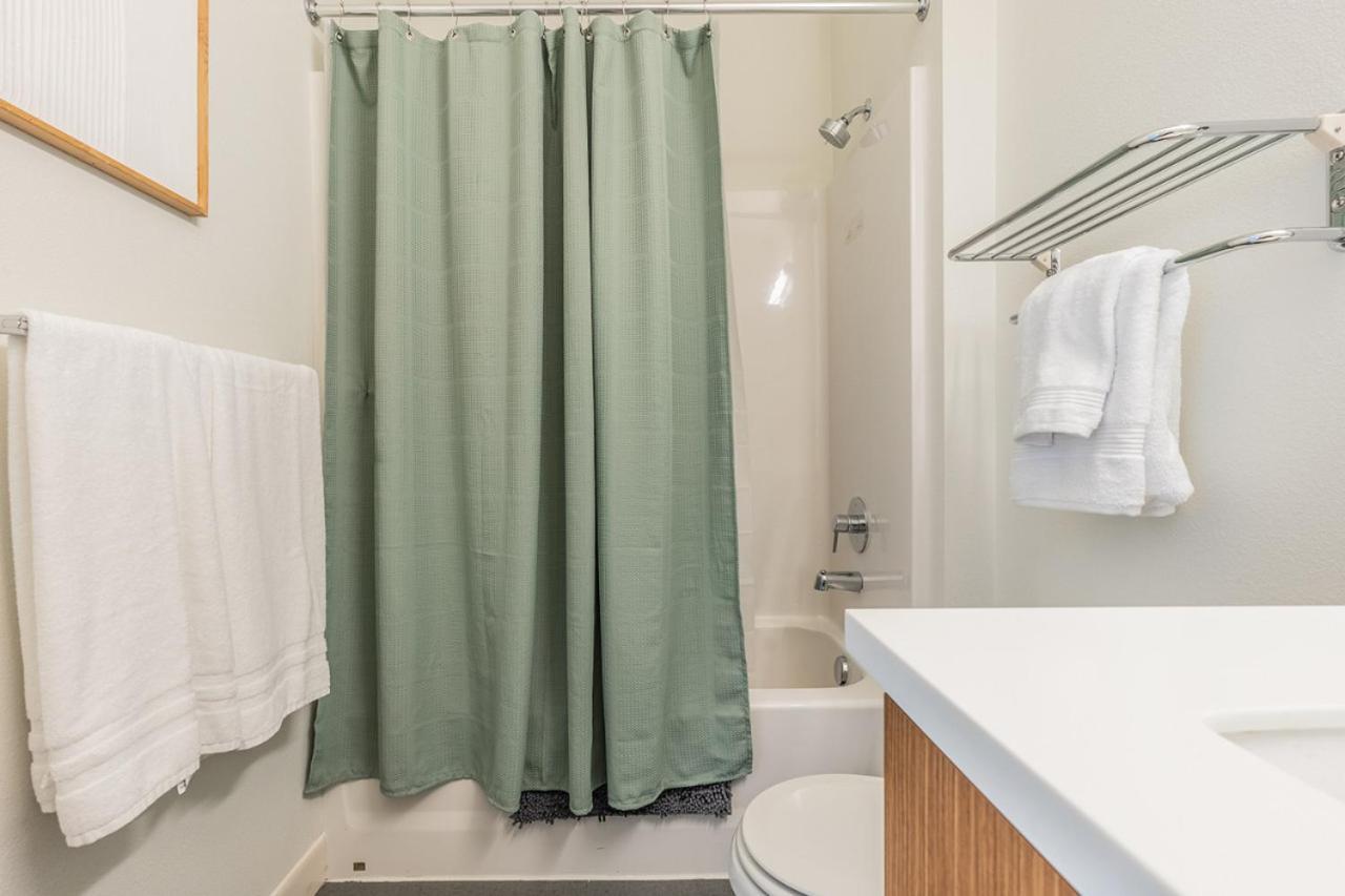 Close Downtown Modern Apartment - Pet Friendly, Wifi, Rooftop Views Σιάτλ Εξωτερικό φωτογραφία
